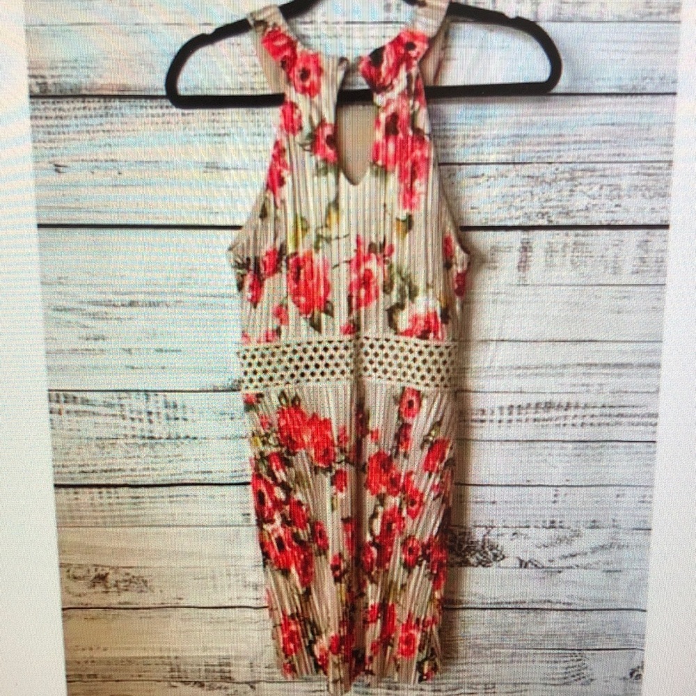 Floral Sleeveless Dress with Keyhole Detail